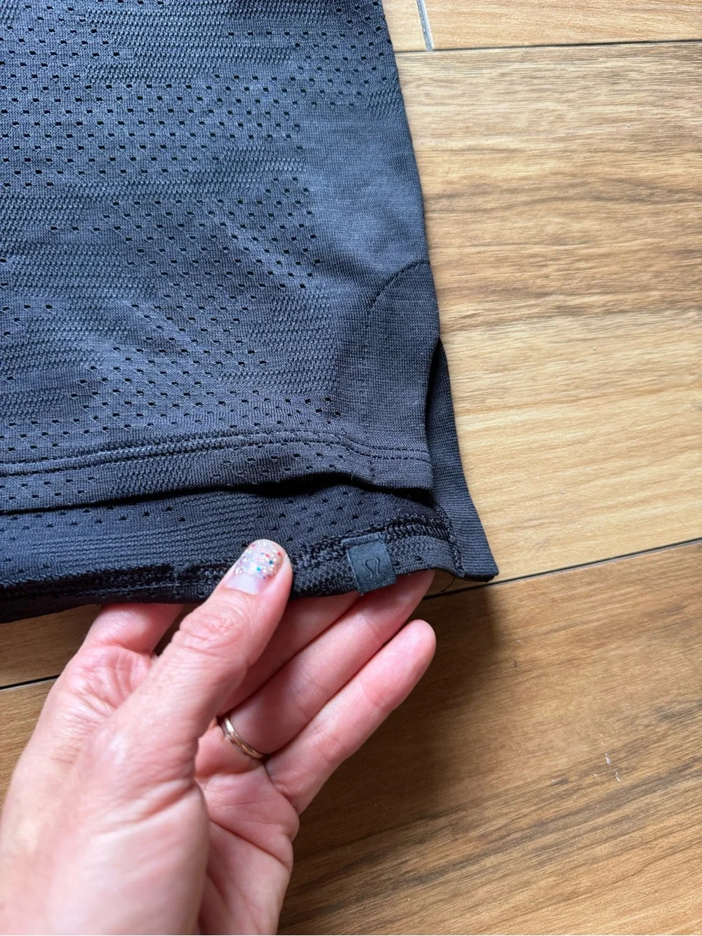 Lululemon Black Seamless Mesh Tank Top Women’s size XS/S